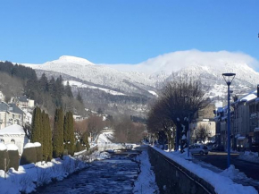 Appartement de 2 chambres avec balcon a La Bourboule a 4 km des pistes